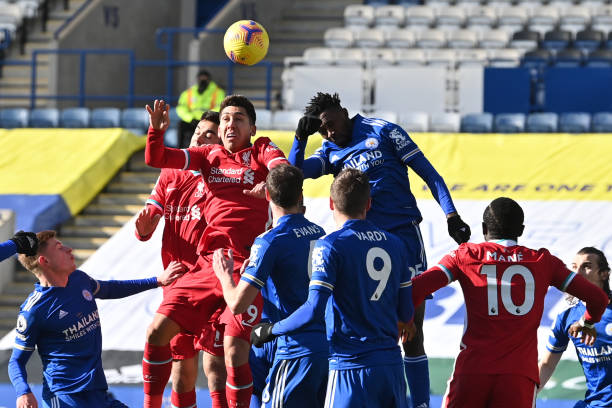 的防守显得 的防守显得