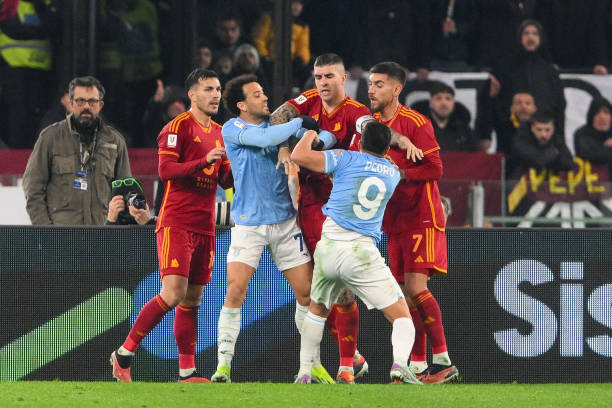 的荷兰中场 的荷兰中场