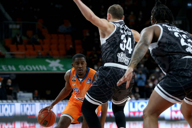 加速变化的 加速变化的